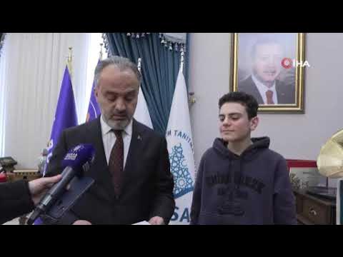 土耳其最年轻的国际象棋大师拜访阿克塔斯总统