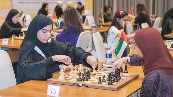 100 名棋手参加法蒂玛宾特穆巴拉克女子体育学院的国际象棋锦标赛
