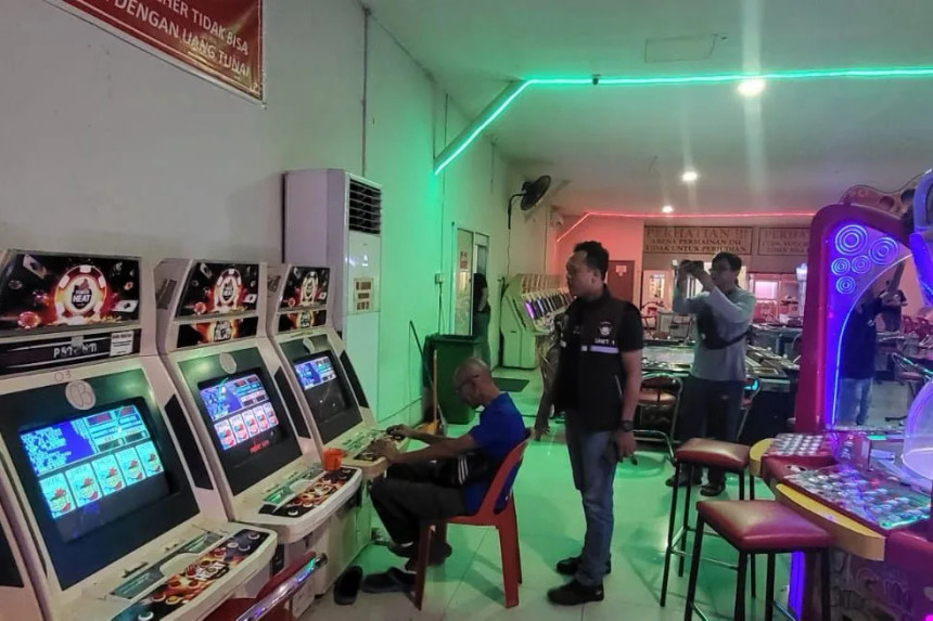 警方和 Satpol-PP 视察了巴淡岛的多个电子游戏场 – 摘录