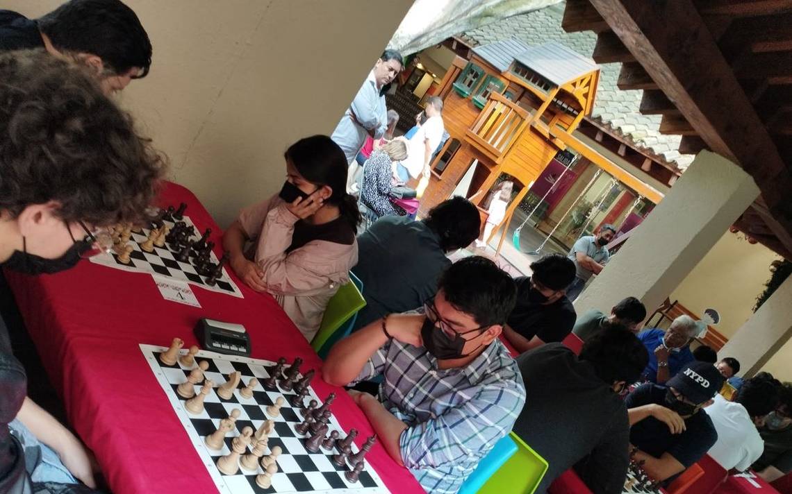 儿童节：库埃纳瓦卡广场 - El Sol de Cuautla 举办国际象棋锦标赛